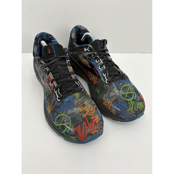 Athletic_Shoes